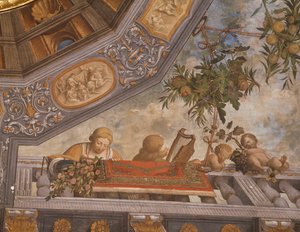 Dáma, zenész és amor az erkélyen, részlet a mennyezeti freskóról, Garofalo (1481-1559), Kincstár, Ludovico il Moro palota vagy Costabili palota, Ferrara, Olaszország alkotó: Benvenuto Tisi da Garofalo
