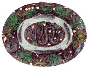 Fajansz tál kígyókkal és batraciákkal. Átm. 0,52 m 16. század. Bernard Palissy (1510-1589) Sevres valósította meg. Nemzeti Kerámiai Múzeum