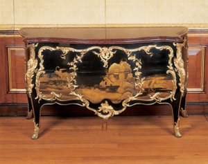 Komód, 1745 körül (ormolura szerelt japán lakk és ebonizált fa)