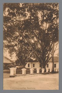 Baroe-Bandoeng piac alkotó: Boekhandel Visser and Co.