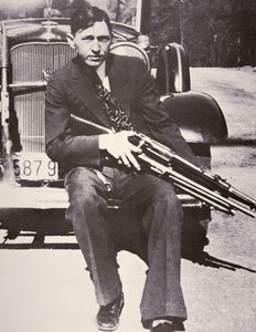 Clyde Barrow alkotó: Bonnie Parker