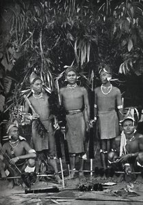 Angami Nagas teljes ruhában, 1902 alkotó: Bourne and Shepherd