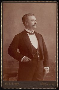 W. Nelson Toler portréja, 1890 és 1893 között.