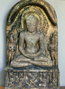 Ülő Buddha meditál