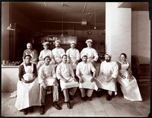 Konyhai személyzet a Hotel Manhattanben, 1902 (ezüst zselatin nyomat)