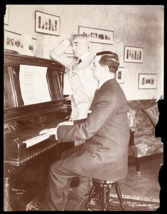 Kyrle Bellew és barátja a zongoránál a Bellew