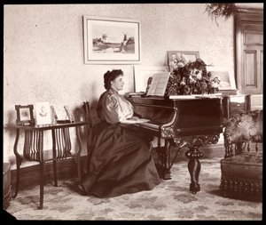 Madame Frances Saville otthon, 1895 (ezüst zselatin nyomat)