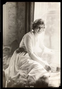 Hazel Dawn portréja. 1915 körül (ezüst zselatinos nyomat)