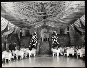 A Ritz-Carlton Hotel fogadószobája, 1915 vagy 1916 (ezüst zselatin nyomat)