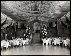 A Ritz-Carlton Hotel fogadószobája, 1915 vagy 1916 (ezüst zselatin nyomat)