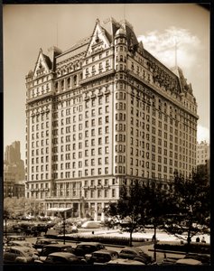 The Plaza Hotel, 5th Avenue és 59th Street, New York, 1937 körül (ezüst zselatin nyomat) alkotó: Byron Company