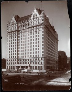 A Plaza Hotel építés alatt, 5th Avenue és 59th Street, New York, 1907 körül (ezüst zselatin nyomat) alkotó: Byron Company