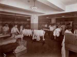 A Hotel McAlpin mosókonyha, 1913 (ezüst zselatin nyomat)