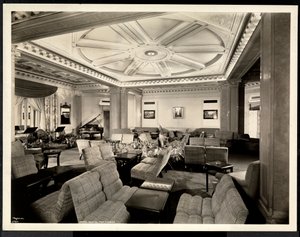 A társalgó keletre néz a Hotel White-ra, 37. utca és Lexington, New York, 1937. március 8. (ezüst zselatin nyomat) alkotó: Byron Company