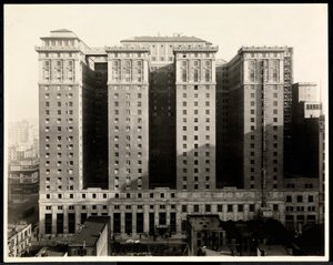 A Hotel Pennsylvania déli oldalának látképe, 7. sugárút és 32. utca, New York, 1919 (ezüstzselatinos nyomat) alkotó: Byron Company