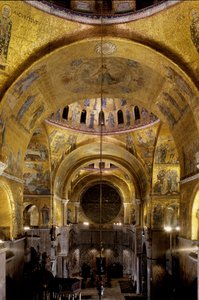 Bizánci építészet: kilátás a déli kereszthajóra (Szent Leonárd dómával), a rozetta. 1542-1551 Basilica di San Marco (Szent Márk-bazilika), Velence