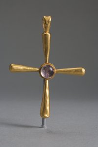 Kereszt (arany és ametiszt) alkotó: Byzantine School