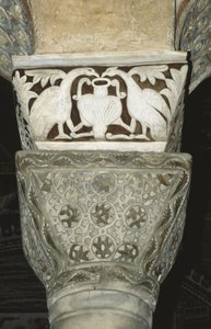 Belülről díszített tőke alkotó: Byzantine School