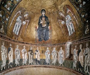 Trónoló Szűz arkangyalokkal és apostolokkal (mozaik) alkotó: Byzantine School