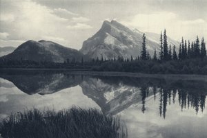 A kanadai Sziklás-hegység: Banff és a Vermillion Lakes (fekete-fehér fotó). alkotó: Canadian Photographer