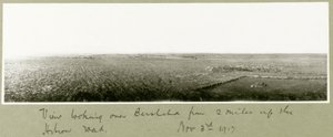 Kilátás Beersebára két mérföldről a Hebron Roadra felfelé, 1917. november 3 alkotó: Capt. Arthur Rhodes