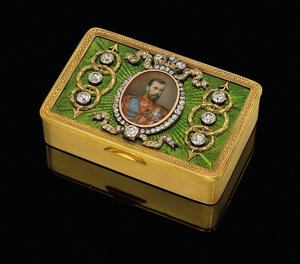 Egy birodalmi bemutató tubákdoboz, II. Miklós császár elefántcsont miniatűr akvarellel, c. 1890 (arany és giloszománc, akvarell elefántcsonton)