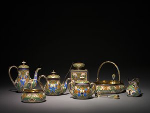 Forróvizes fazék, Fedett cukortartó, Tea Caddy, Teáskanna, Cukorfogó, Citromvilla, Cukorkosár, Süteménykosár, Krémkancsó, Teaszűrő és cukorszitáló, 1896 előtt és 1896-1906 alkotó: Carl Fabergé