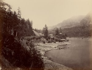 [A Middle Block House, Columbia River]