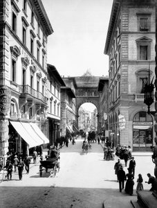 Via Strozzi, Firenze, 1890 körül (f/w fotó)
