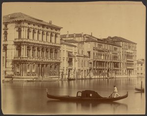 A Nagy-csatorna mentén álló Rezzonico-, Giustiniani- és Foscari-paloták