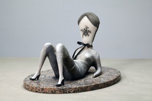 Dirty Love Pillow, 2014 (szövet, agyag, festék, gránit)