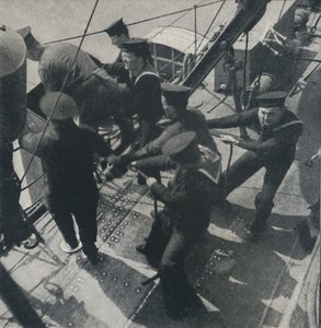 A tengeren, 1941