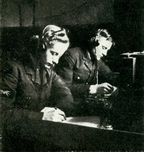 On Signals Duty, c1943. alkotó: Cecil Beaton