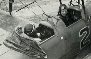 A RAF pilóta repülni tanult a második világháború alatt, 1941.