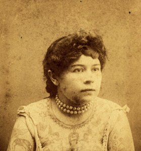 Annie Howard portréja 1900 körül