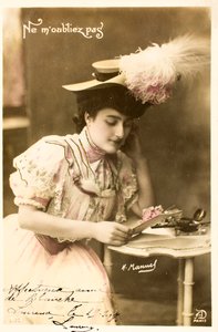 Régi képeslap/Ne felejts el/A Belle Epoque nője