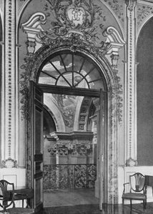 A nagyszalon és a terem boltíve alkotó: Charles Latham