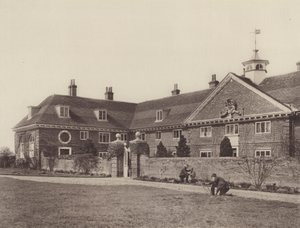 A Lucas Menedékház, Wokingham alkotó: Charles Latham