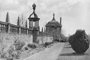 A templom és a galambdúc alkotó: Charles Latham