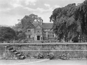 Woodsome Hall alkotó: Charles Latham