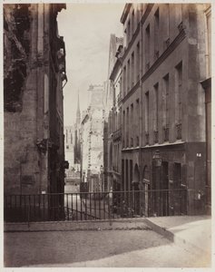 Rue Jean-de-Beauvais. Kilátás a Rue des Écoles felől a felújítás alatt álló Boulevard Saint-Germain irányába alkotó: Charles Marville