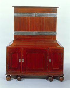 Szekrény - hátulnézet, 1898 (mahagóni és fehér magyal) alkotó: Charles Robert Ashbee