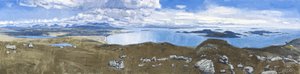 Achiltibuie Panorama, 2011 (olaj, vászon) alkotó: Charles Simpson