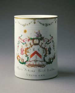 Egy fegyveres bögre, Qianlong-korszak (1736-95) 1775 körül (porcelán)