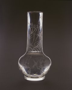 Bambusz, lingzhi gomba növényekkel és sziklákkal gravírozott palack, Qianlong jelzés és periódus, 1736-95 (üveg)