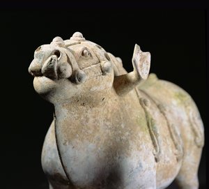 Bull, Hadakozó Államok időszaka (Kr. e. 1027-220) (cserép) (részlet) (lásd: 176595) alkotó: Chinese School
