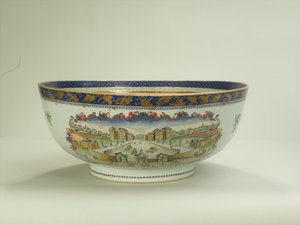 Famille rózsa puncstál ovális lapos panellel, amely az 1750-es évek Foundling Kórházát ábrázolja, Qianlong-korszak (1736-95) 1790 körül (kerámia) (lásd még: 294699) alkotó: Chinese School