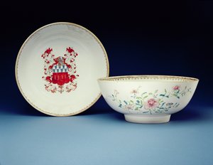 Famille rose zománcokkal díszített tálpár Joynes karjaival, Yongzheng (1723-35) (porcelán)