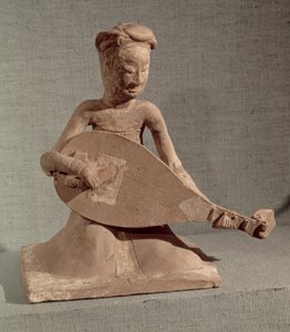 Ülő zenész lanton játszik Chang Sheng tábornok sírjából, Anyangból, Honanból, Sui-dinasztia, i.sz. 595 (kőedény)