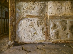 Mészfehérre meszelt és fafalas fal alkotó: Christen Dalsgaard